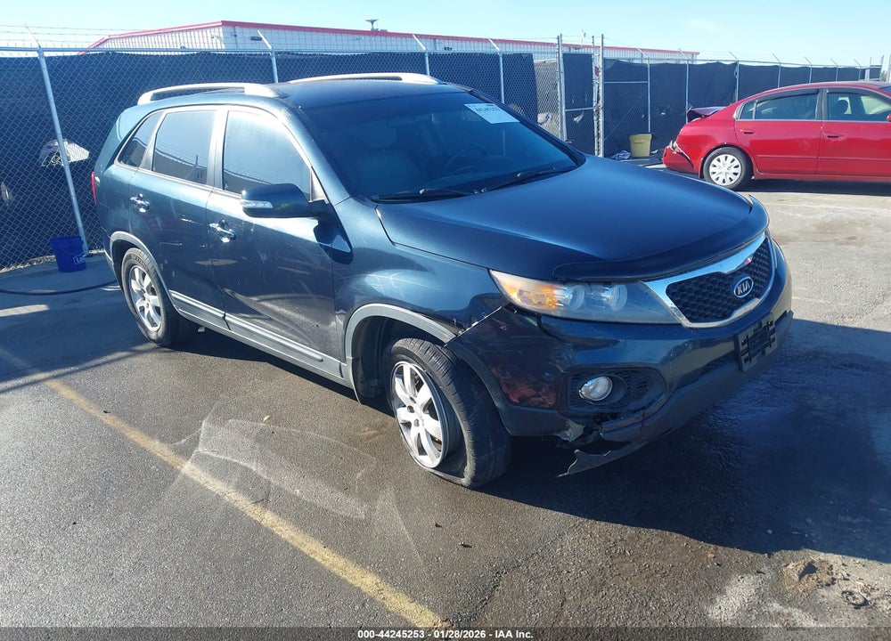 2013 KIA SORENTO LX VIN: 5XYKT3A69DG371243