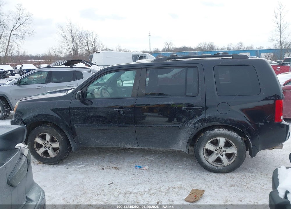 2009 HONDA PILOT EX-L VIN: 5FNYF48679B054430