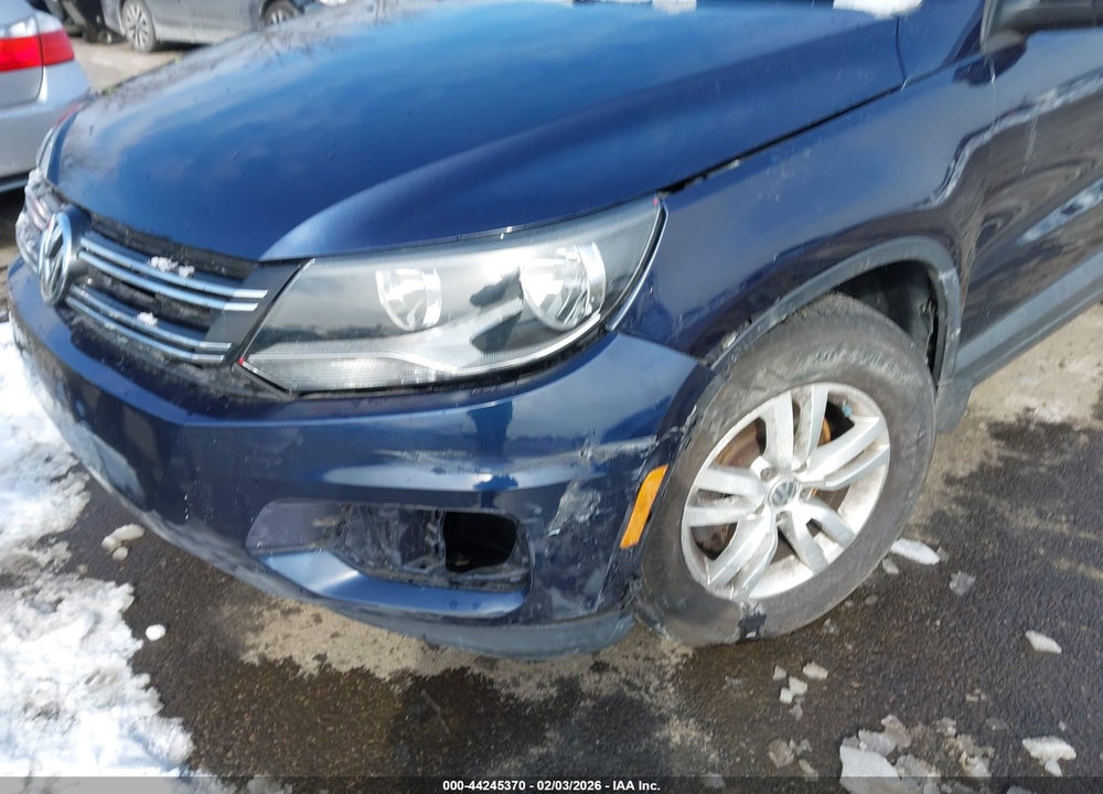 2016 VOLKSWAGEN TIGUAN VIN: WVGBV7AX8GW600511