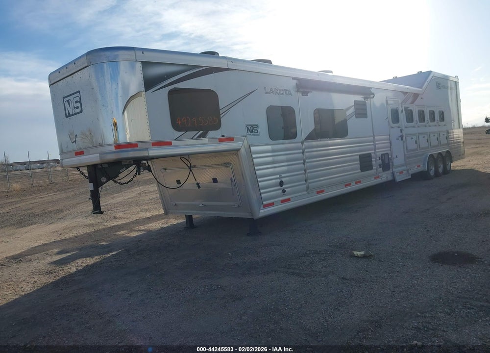 2024 LAKOTA BH8516TSR  HORSE TRAILER VIN: 58JGB5K34R1000642
