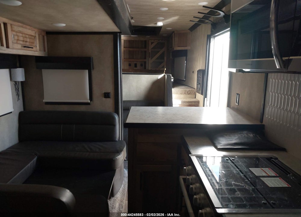2024 LAKOTA BH8516TSR  HORSE TRAILER VIN: 58JGB5K34R1000642