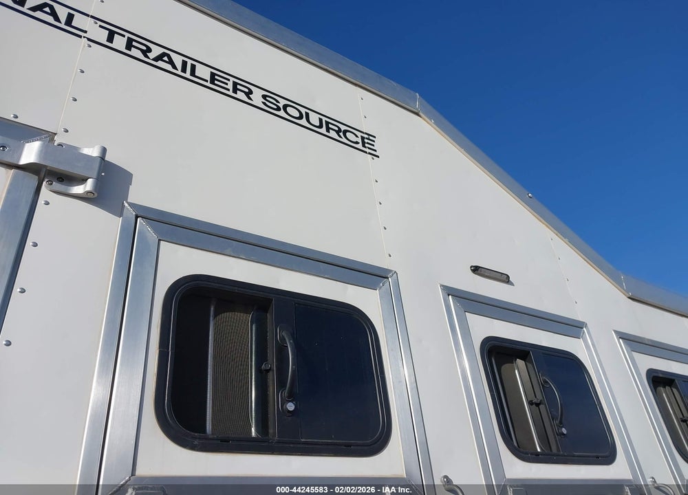 2024 LAKOTA BH8516TSR  HORSE TRAILER VIN: 58JGB5K34R1000642