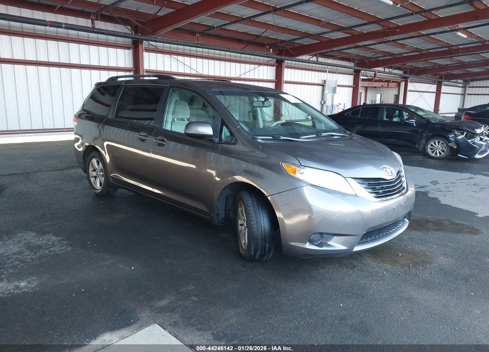 2014 TOYOTA SIENNA LE V6 8 PASSENGER VIN: 5TDKK3DC3ES490169