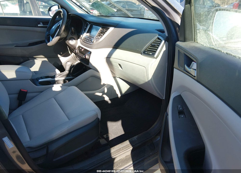 2018 HYUNDAI TUCSON SEL VIN: KM8J33A49JU678850
