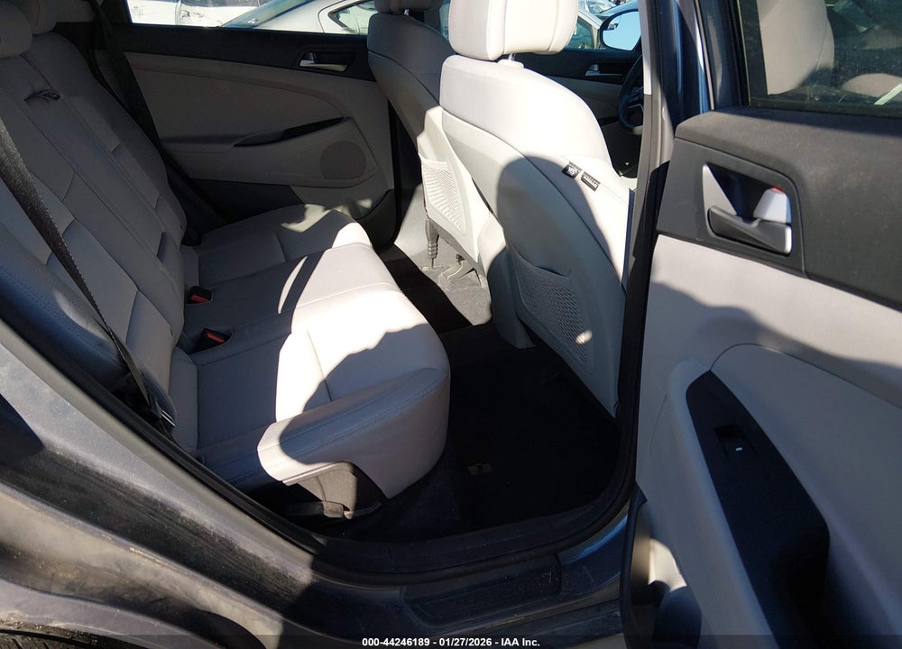 2018 HYUNDAI TUCSON SEL VIN: KM8J33A49JU678850