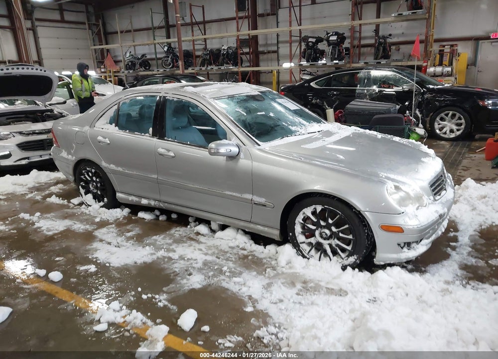 2005 MERCEDES-BENZ C 320 LUXURY/SPORT VIN: WDBRF64J15F622573