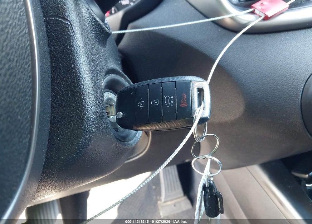 2019 KIA SORENTO 3.3L LX VIN: 5XYPG4A52KG458759