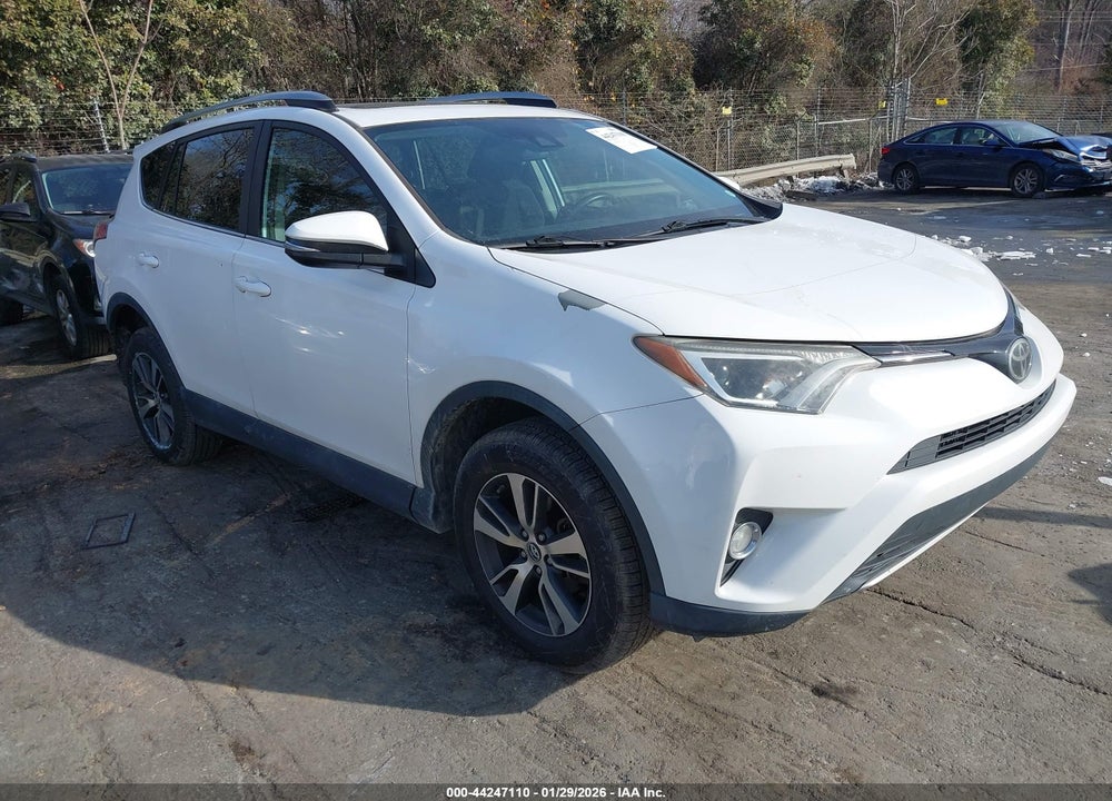 2017 TOYOTA RAV4 XLE VIN: 2T3RFREV9HW568415