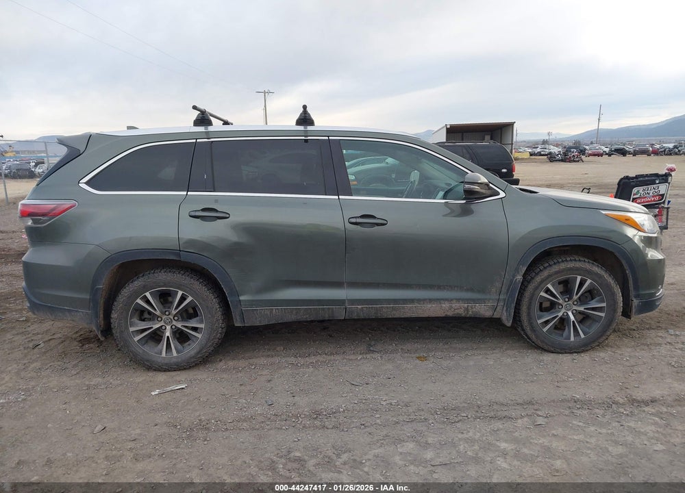 2016 TOYOTA HIGHLANDER XLE V6 VIN: 5TDJKRFH8GS261187