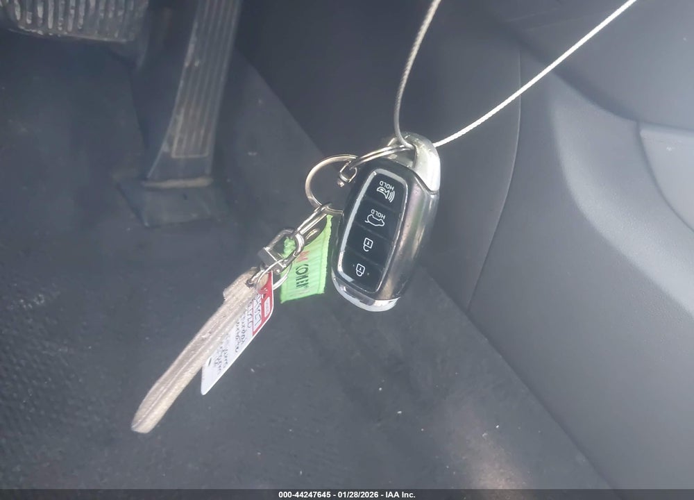 2020 HYUNDAI SANTA FE SEL VIN: 5NMS33AD4LH253958