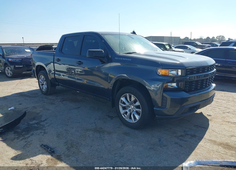 2020 CHEVROLET SILVERADO 1500 4WD  SHORT BED CUSTOM VIN: 3GCPYBEK5LG204161