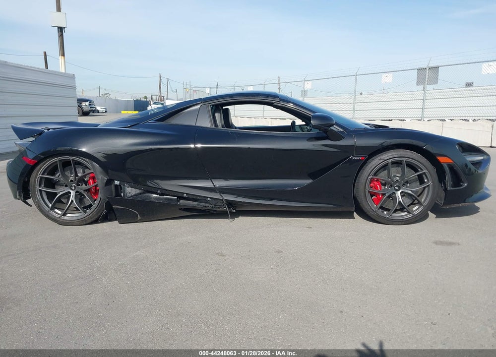 2020 MCLAREN 720S LUXURY/PERFORMANCE VIN: SBM14FCA4LW004111