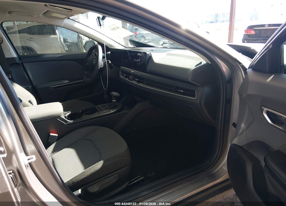 2025 KIA K4 LXS VIN: 3KPFT4DE3SE237266