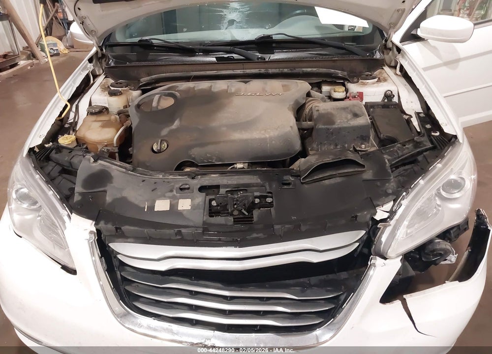2014 CHRYSLER 200 TOURING VIN: 1C3CCBBG4EN235915