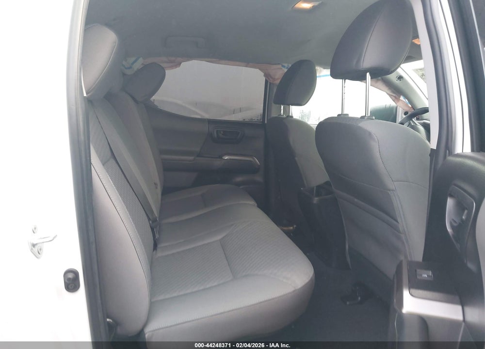 2022 TOYOTA TACOMA SR5 V6 VIN: 3TMAZ5CN0NM180129