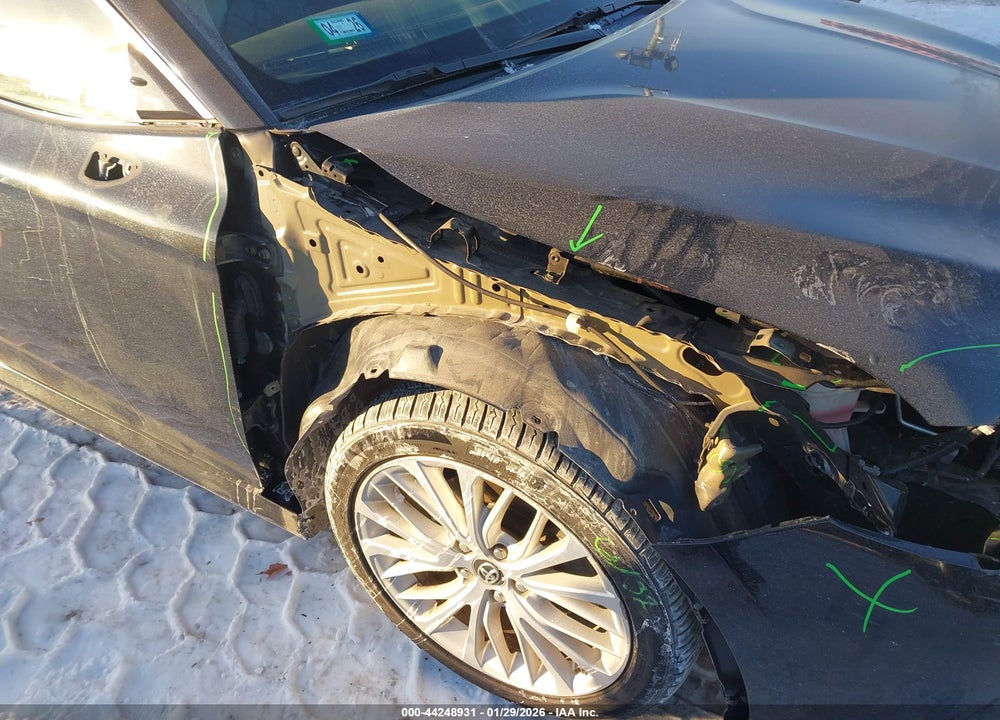 2018 TOYOTA CAMRY XLE VIN: 4T1B11HK2JU105937