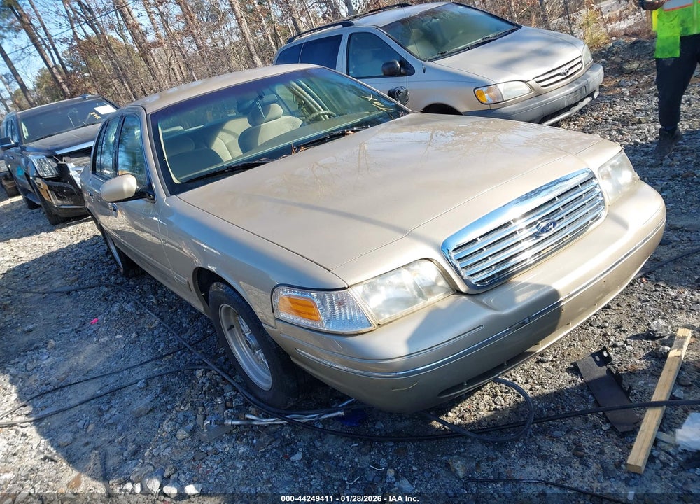 1999 FORD CROWN VICTORIA LX VIN: 2FAFP74W6XX228356