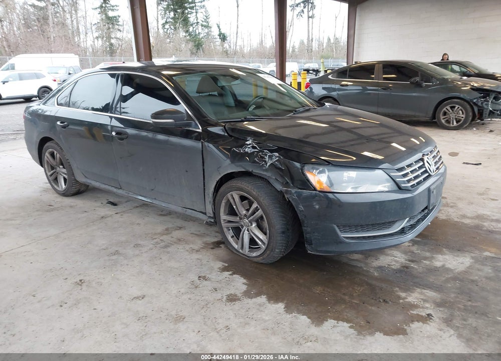 2015 VOLKSWAGEN PASSAT 2.0L TDI SE VIN: 1VWBV7A32FC069594