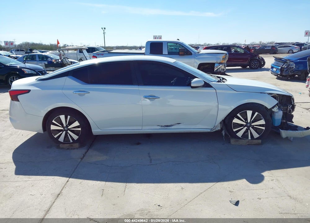 2022 NISSAN ALTIMA SV FWD VIN: 1N4BL4DV6NN370009