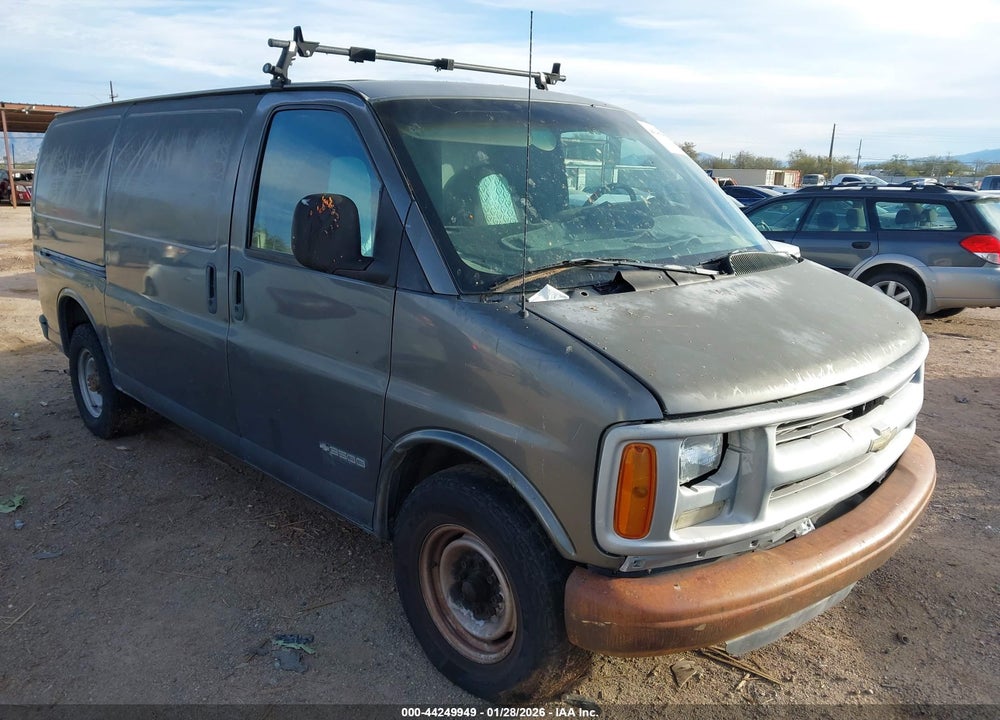 2000 CHEVROLET EXPRESS VIN: 1GCHG35R5Y1141918