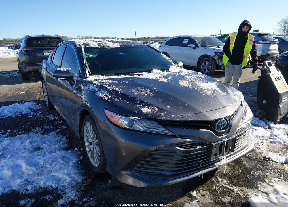 2018 TOYOTA CAMRY HYBRID XLE VIN: 4T1B21HK4JU008235