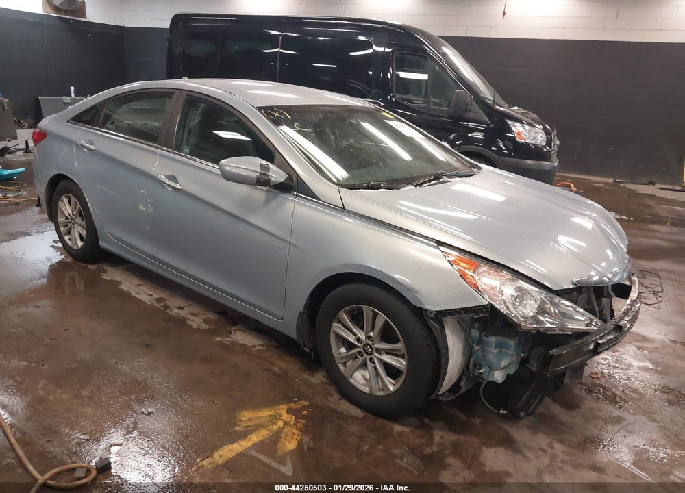 2013 HYUNDAI SONATA GLS VIN: 5NPEB4AC1DH682783