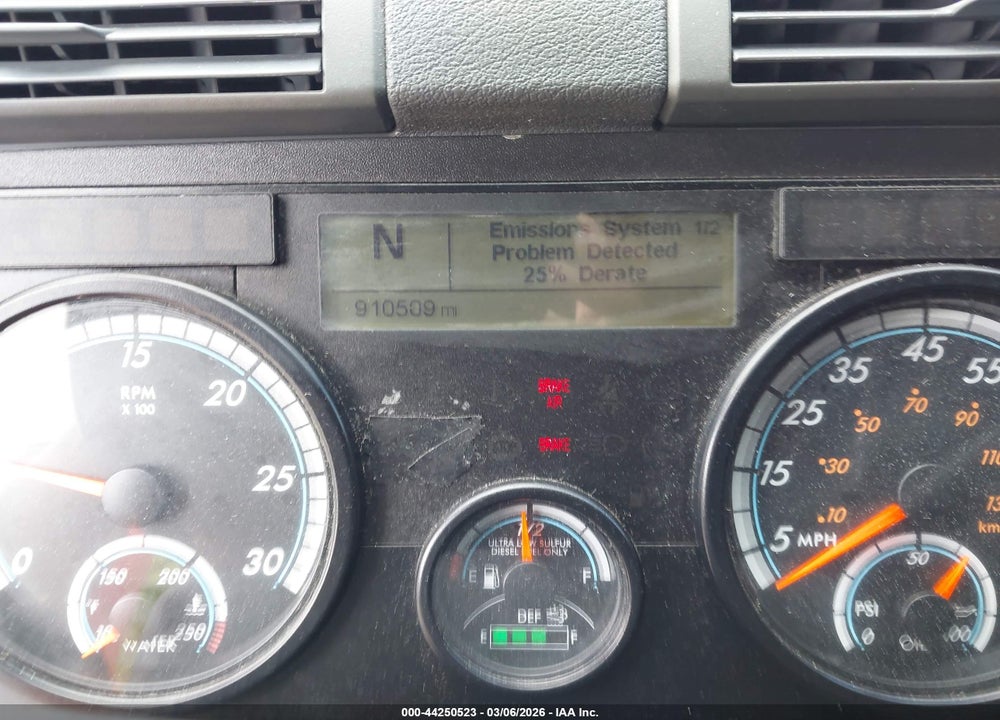 2015 FREIGHTLINER CASCADIA 125 VIN: 3AKJGLDV5FSGS6853
