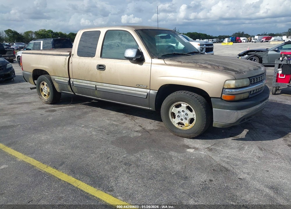 2000 CHEVROLET SILVERADO 1500 LS VIN: 2GCEC19V2Y1405682