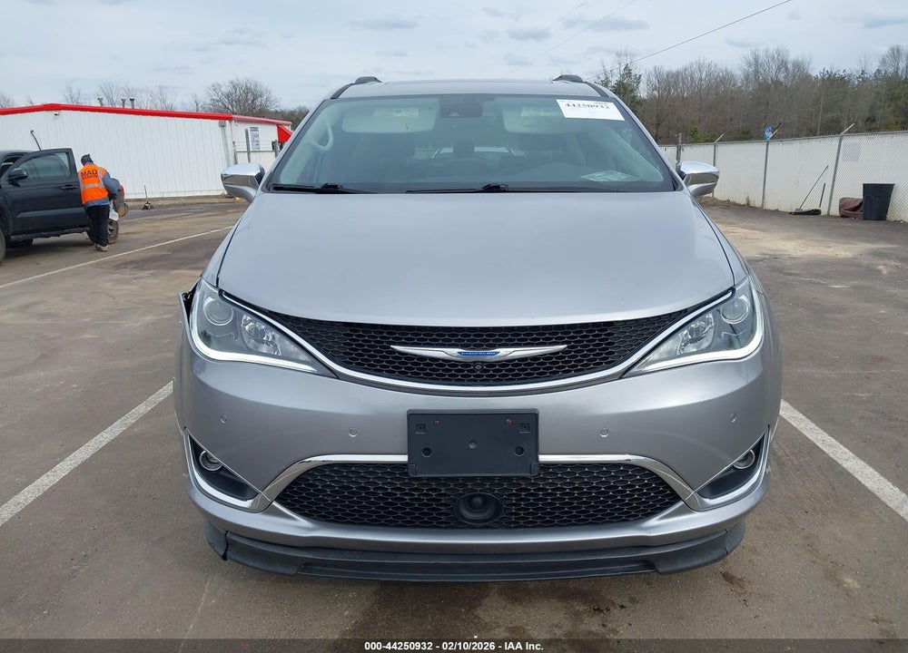 2018 CHRYSLER PACIFICA LIMITED VIN: 2C4RC1GG8JR182884