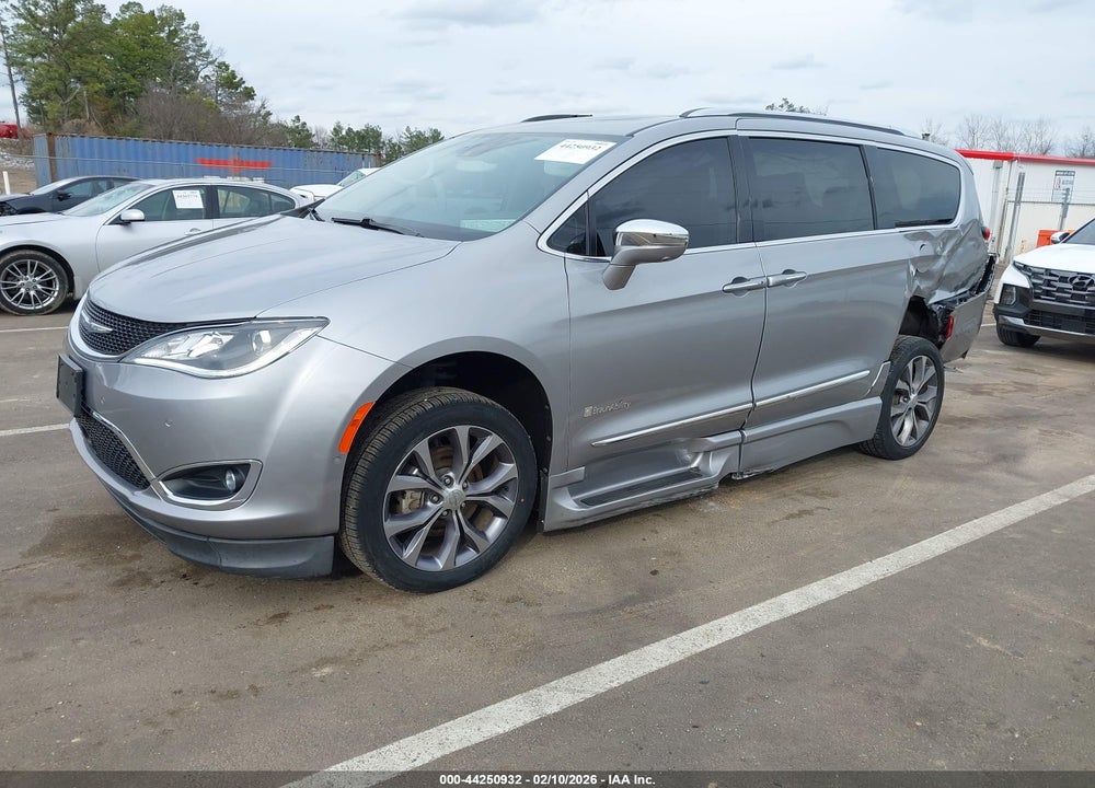 2018 CHRYSLER PACIFICA LIMITED VIN: 2C4RC1GG8JR182884