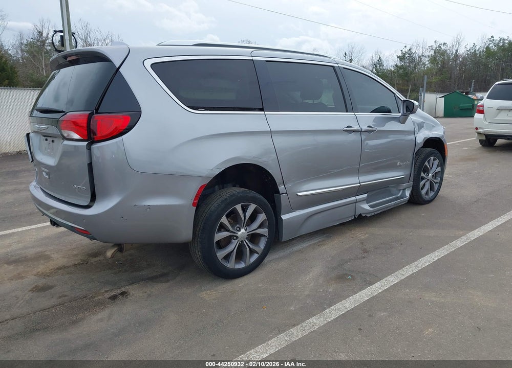 2018 CHRYSLER PACIFICA LIMITED VIN: 2C4RC1GG8JR182884