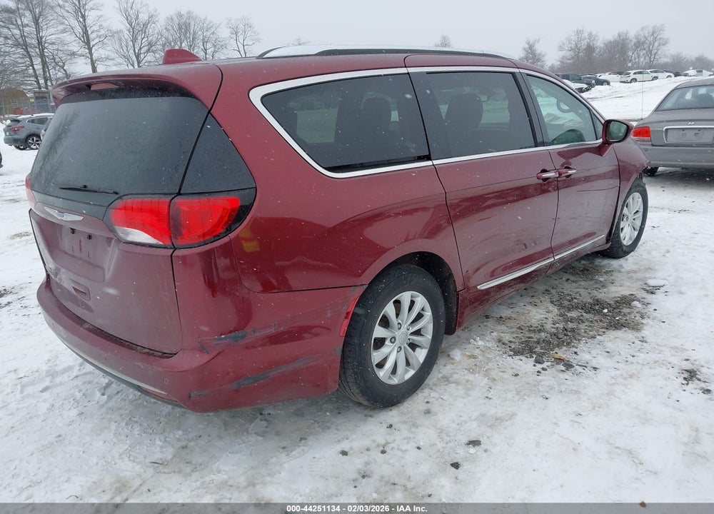 2018 CHRYSLER PACIFICA TOURING L VIN: 2C4RC1BG8JR185808