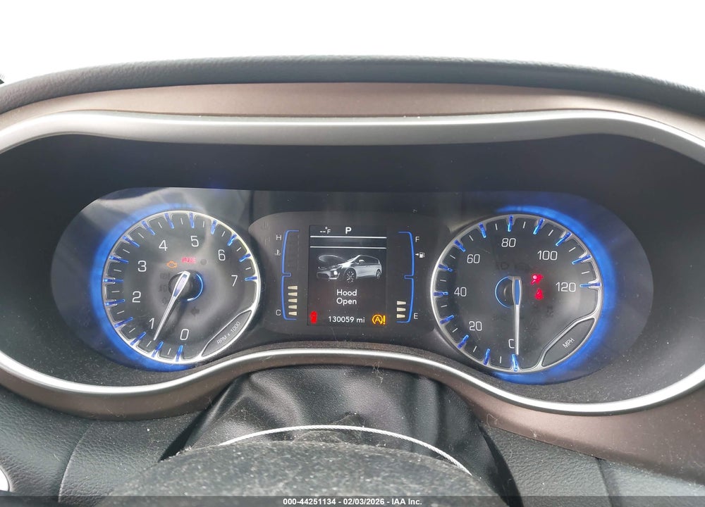 2018 CHRYSLER PACIFICA TOURING L VIN: 2C4RC1BG8JR185808