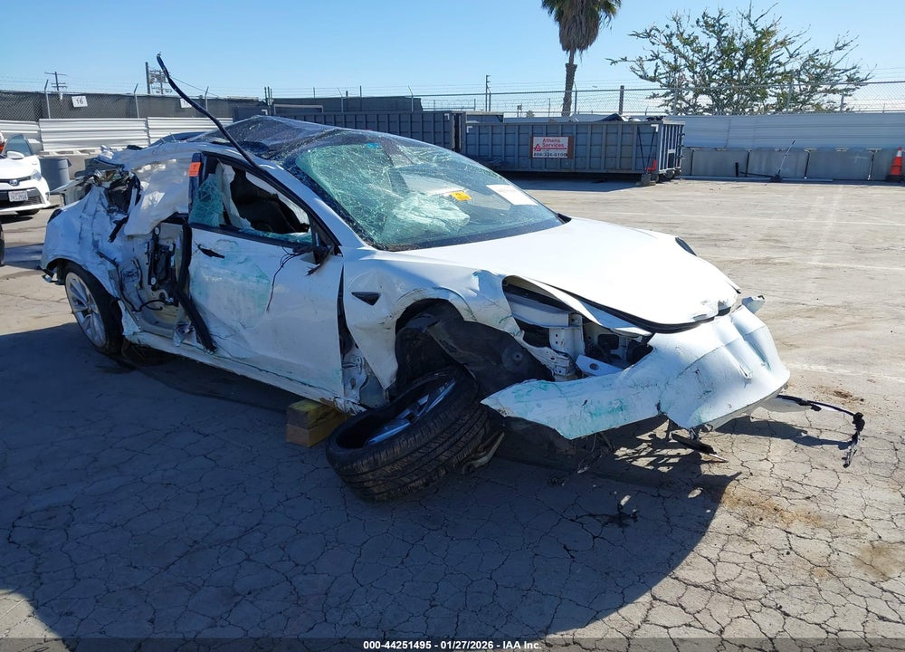 2021 TESLA MODEL 3 STANDARD RANGE PLUS REAR-WHEEL DRIVE VIN: 5YJ3E1EA1MF018052