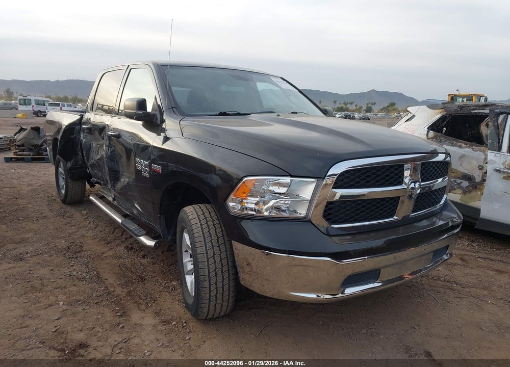 2019 RAM 1500 CLASSIC SLT  4X2 6'4 BOX VIN: 1C6RR6TT8KS509984