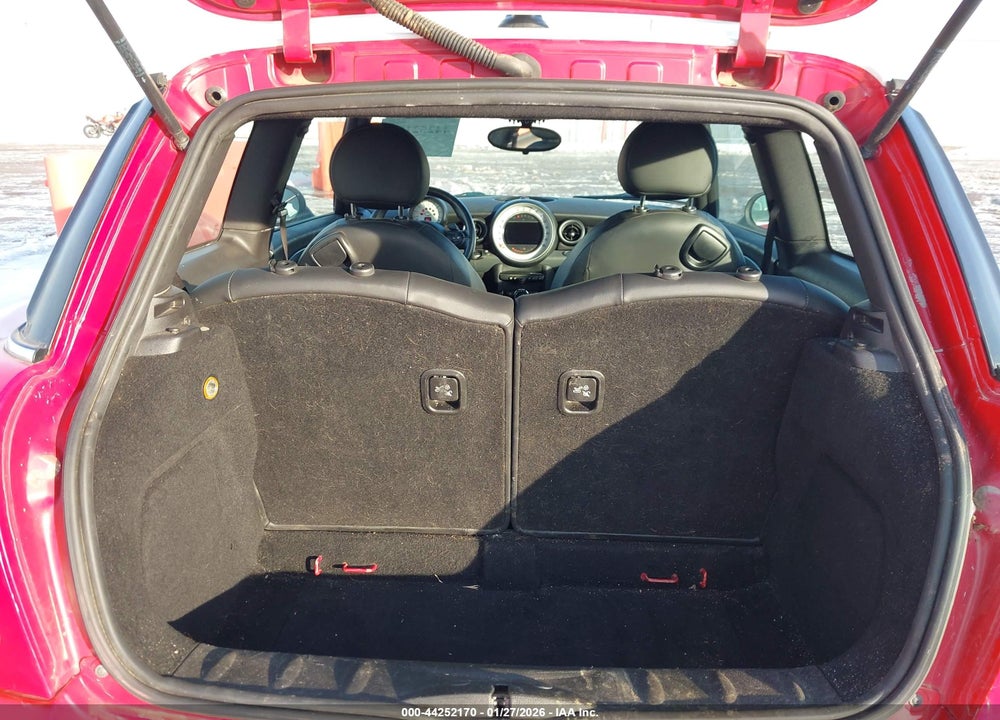 2012 MINI COOPER S VIN: WMWSV3C52CT387847