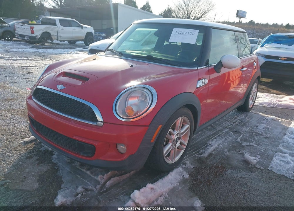 2012 MINI COOPER S VIN: WMWSV3C52CT387847