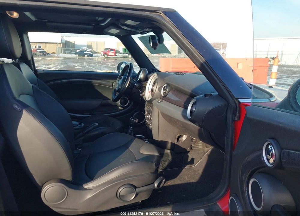 2012 MINI COOPER S VIN: WMWSV3C52CT387847