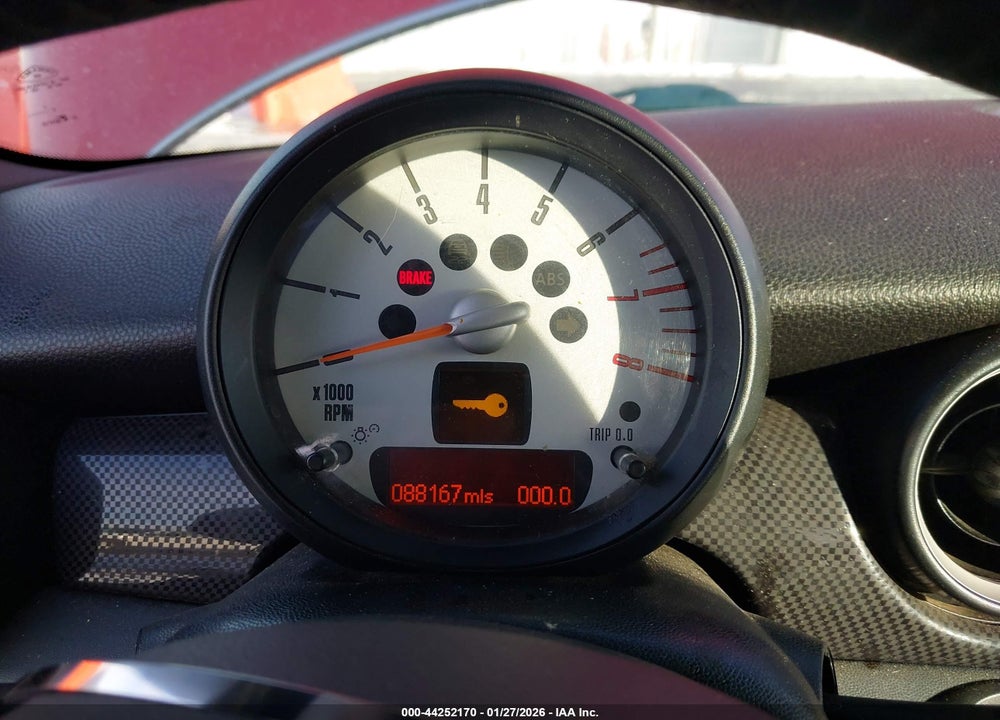 2012 MINI COOPER S VIN: WMWSV3C52CT387847