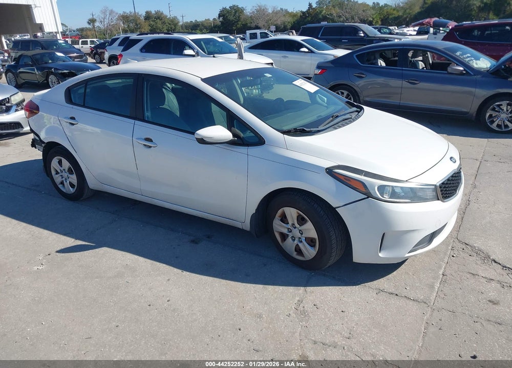 2018 KIA FORTE LX VIN: 3KPFL4A75JE213376