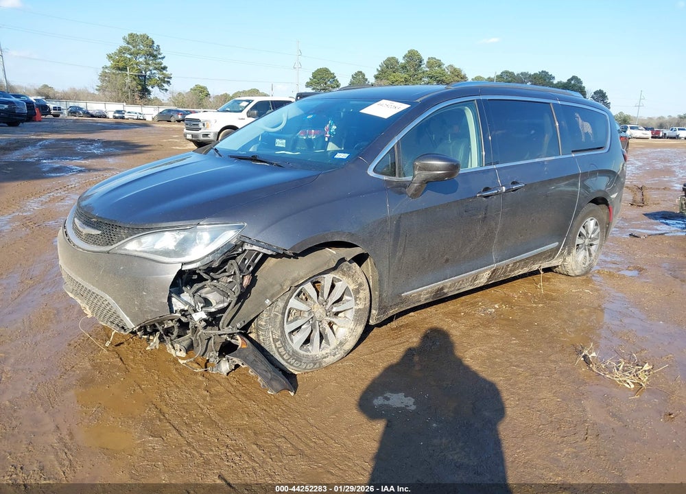 2020 CHRYSLER PACIFICA TOURING L PLUS VIN: 2C4RC1EG4LR127015