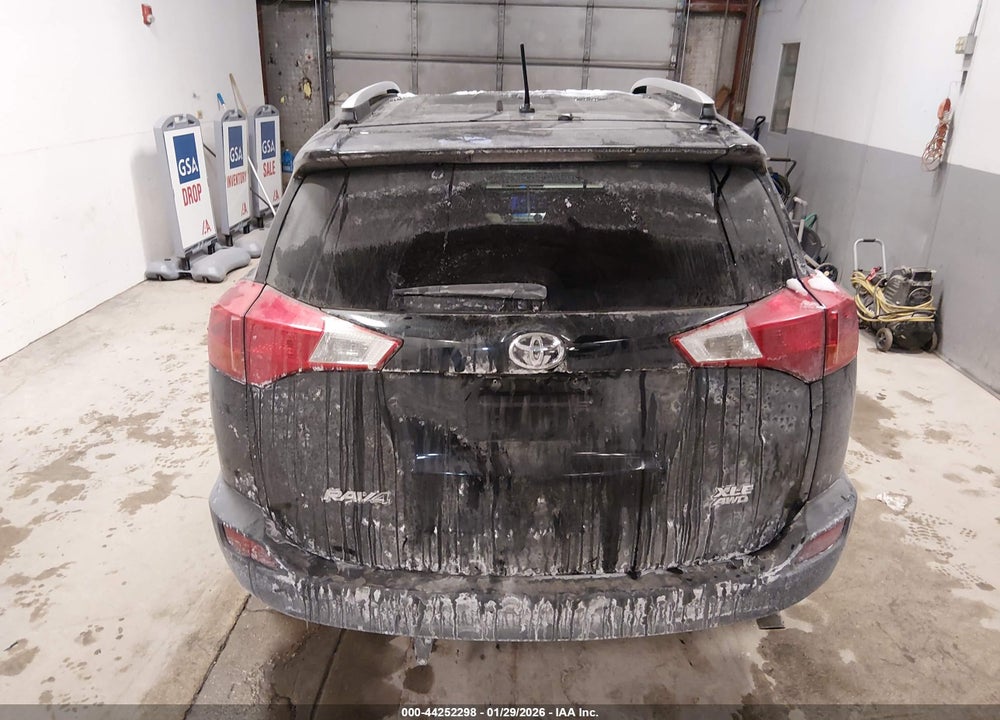 2013 TOYOTA RAV4 XLE VIN: 2T3RFREV0DW117304