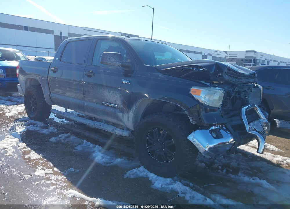 2015 TOYOTA TUNDRA SR5 5.7L V8 VIN: 5TFDW5F14FX485742