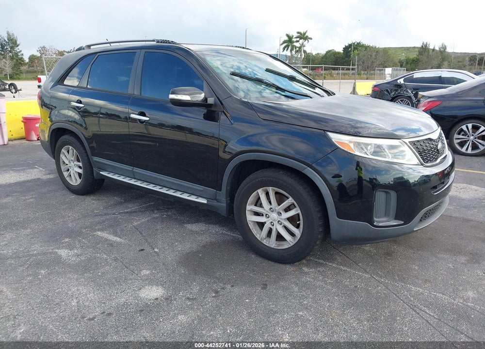2014 KIA SORENTO LX V6 VIN: 5XYKT4A76EG461921