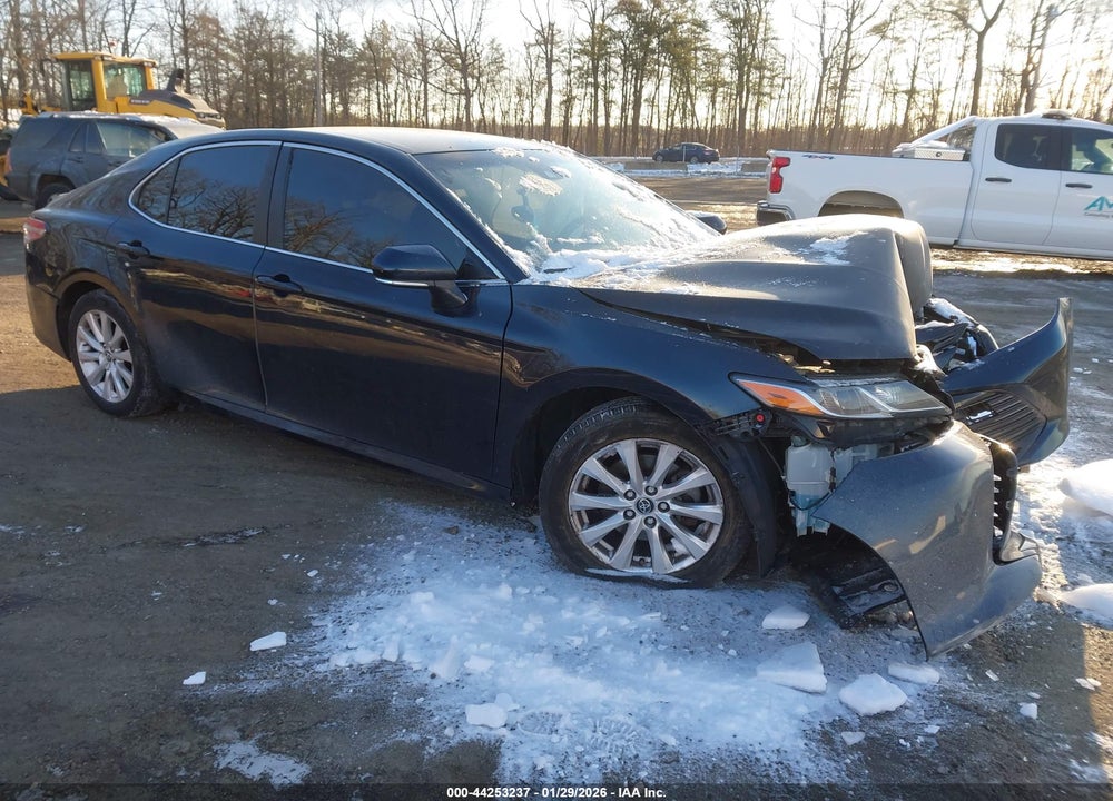 2018 TOYOTA CAMRY LE VIN: JTNB11HK6J3027362