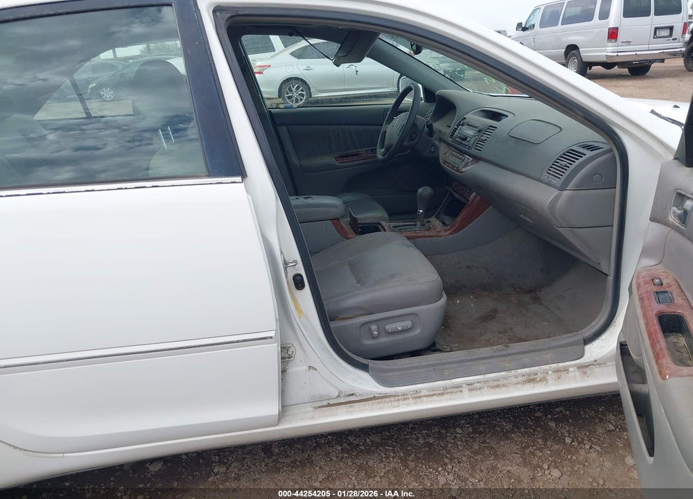 2005 TOYOTA CAMRY XLE V6 VIN: 4T1BF30K65U087957