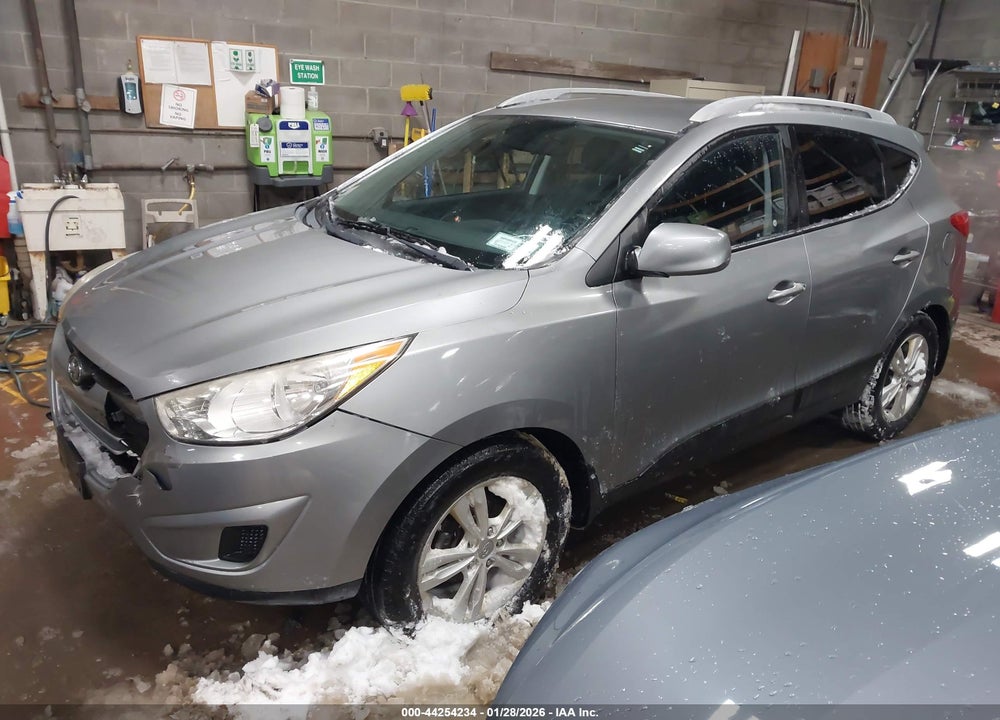 2010 HYUNDAI TUCSON GLS VIN: KM8JU3AC3AU060220