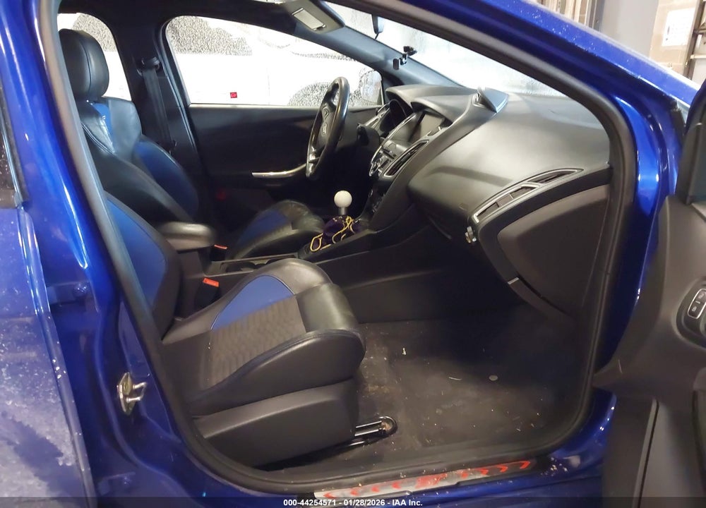 2015 FORD FOCUS ST VIN: 1FADP3L96FL229000