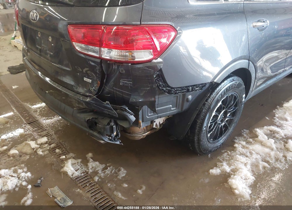 2017 KIA SORENTO 2.4L LX VIN: 5XYPGDA32HG296073