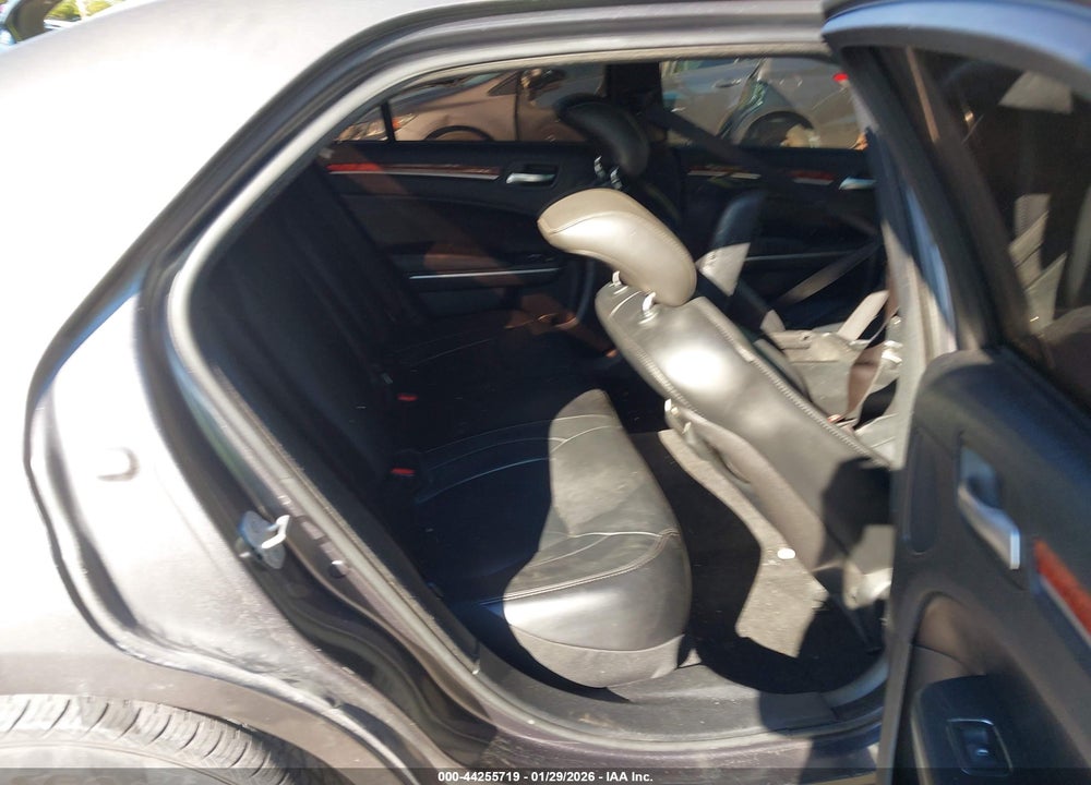 2013 CHRYSLER 300 VIN: 2C3CCAAG8DH731657